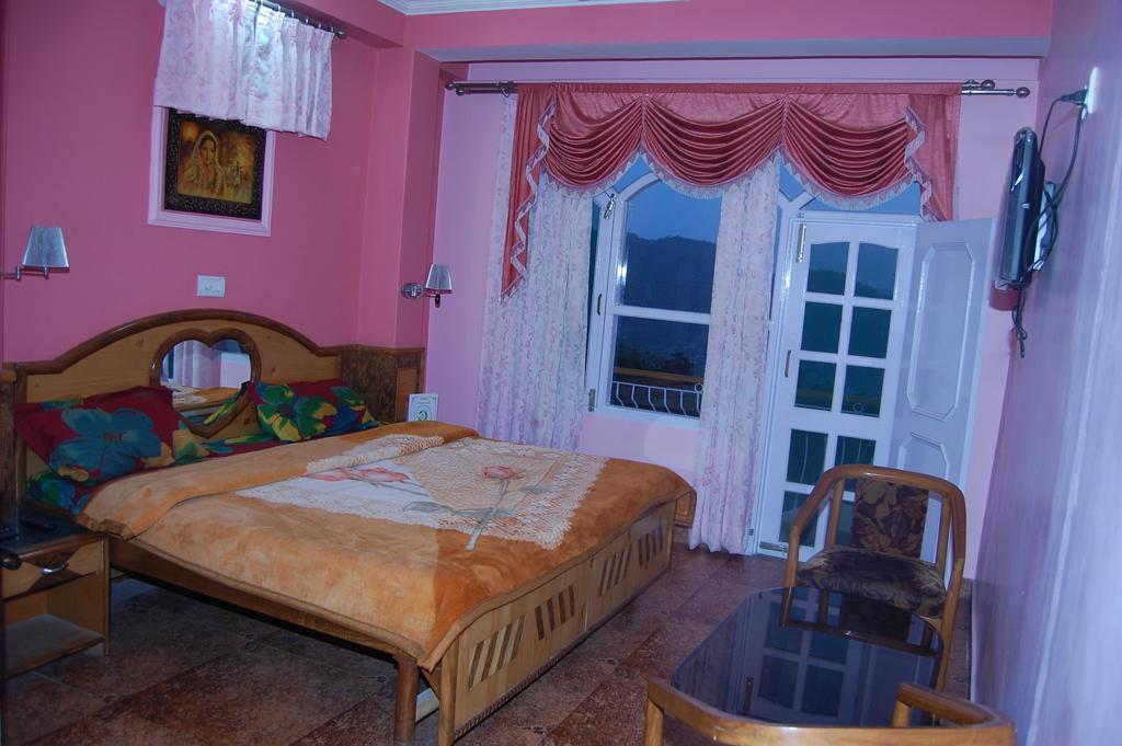 Hotel Ashish Inn Kandāghāt Zimmer foto