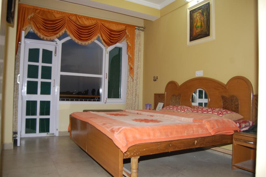 Hotel Ashish Inn Kandāghāt Zimmer foto