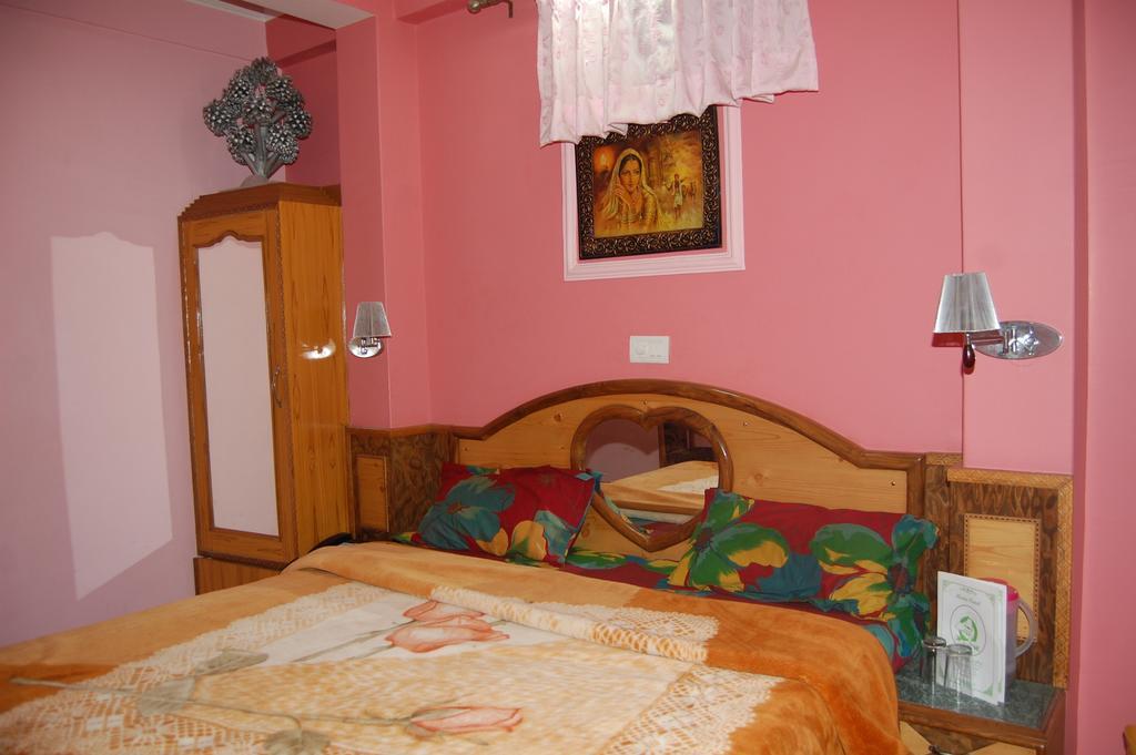 Hotel Ashish Inn Kandāghāt Zimmer foto