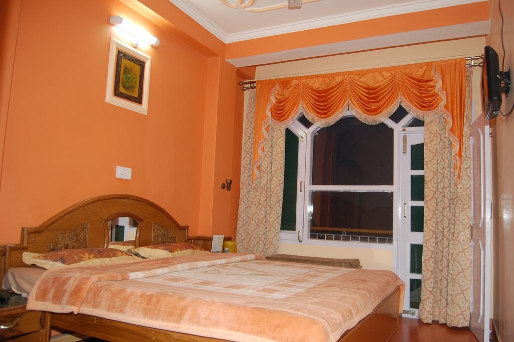 Hotel Ashish Inn Kandāghāt Zimmer foto